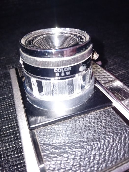 Máquina afotográfica analógica da marca Yashica