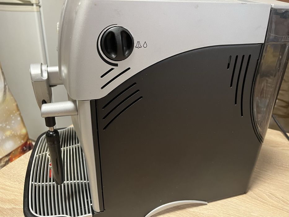 Кофемашина Saeco