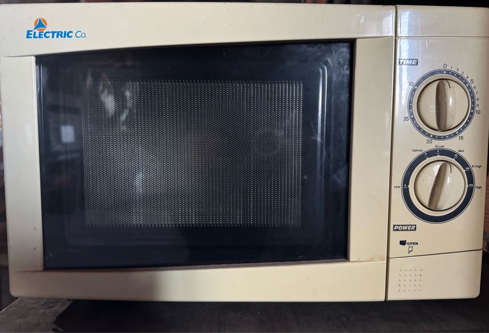 microondas ( motor que faz girar avariado)