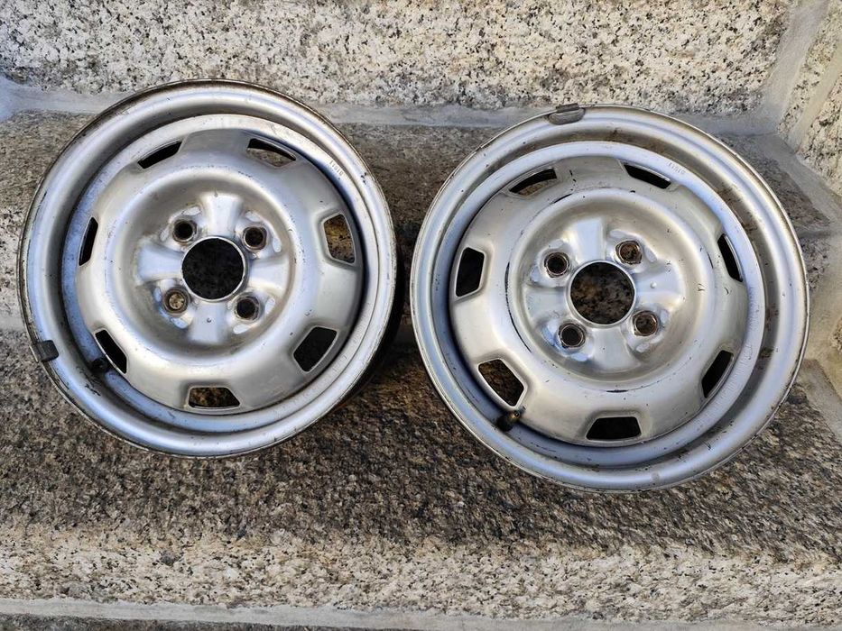 Vendo 2 jantes Nissan Micra K10 originais