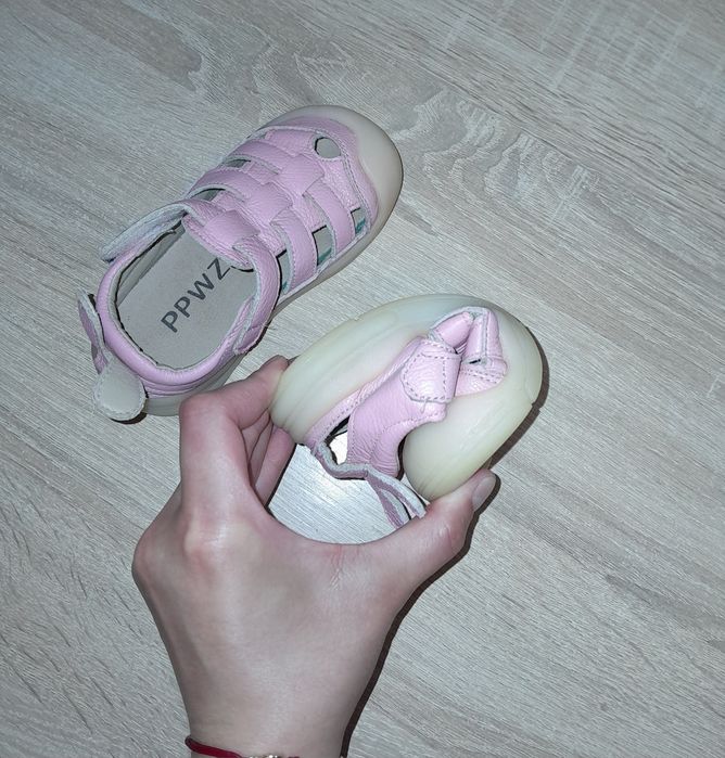 Дитячі босоногі сандалики