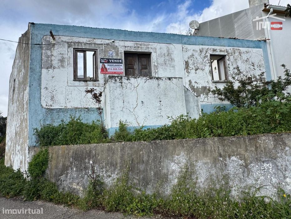 Moradia Para Reconstrução Numa Aldeia Próximo De Ourém