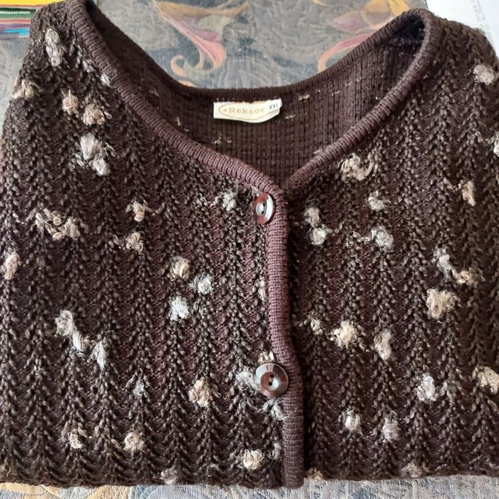 Elegancki duży kardigan Reksor sweter rozpinany czekoladowy