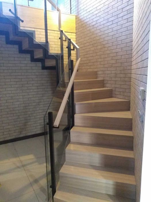 Schody na konstrukcji stalowych