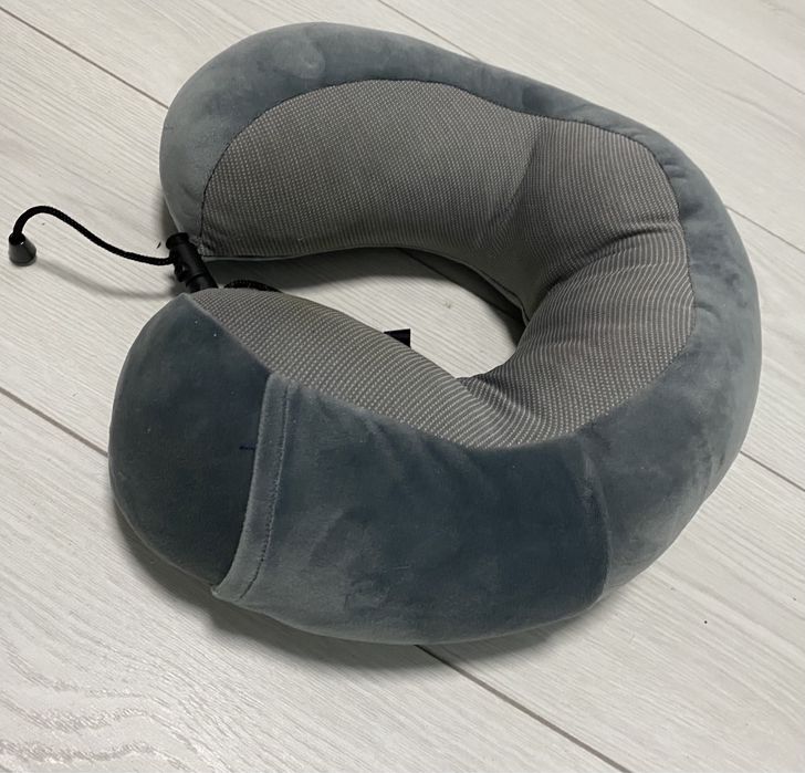 Подушка под шею туристическая подголовник для шеи