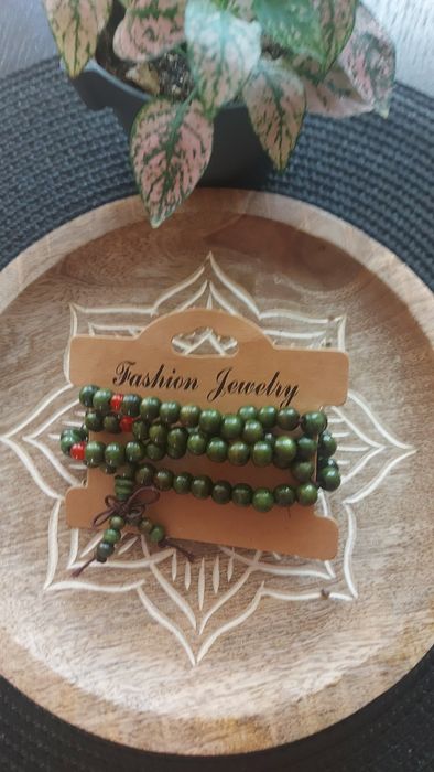 Mala buddyjska bransoletka na gumce