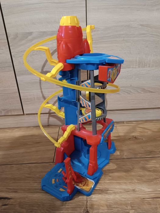 Super Zings Things wieża baza