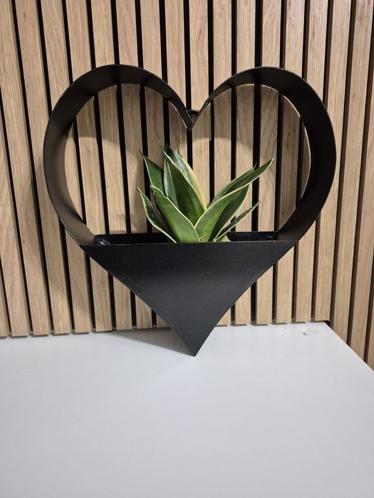 Doniczka na ścianę metalowa