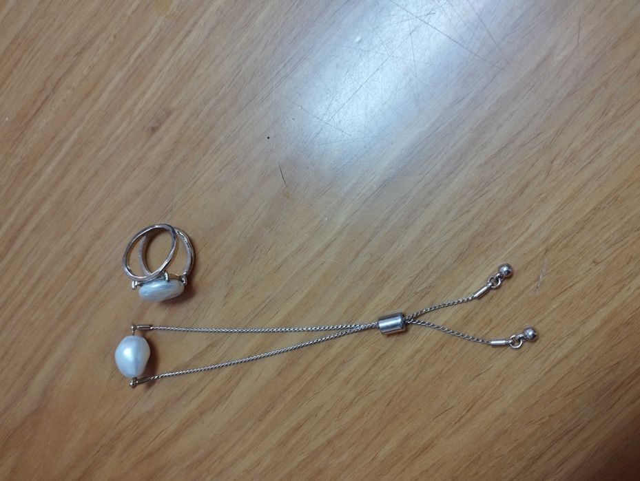 Conjunto moderno e novo de anéis e pulseira ajustável - Aço dourado