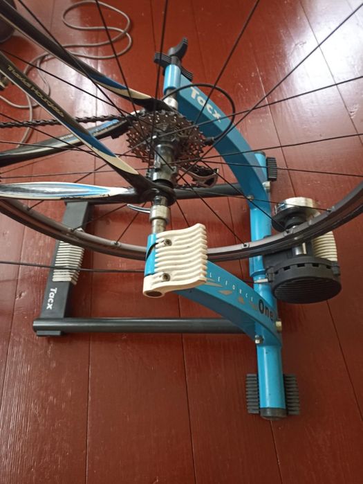 Trenażer Tacx cycleforce one