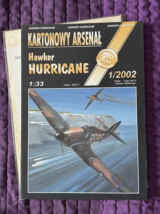 Kartonowy arsenal Hawker Hurricane + lasery