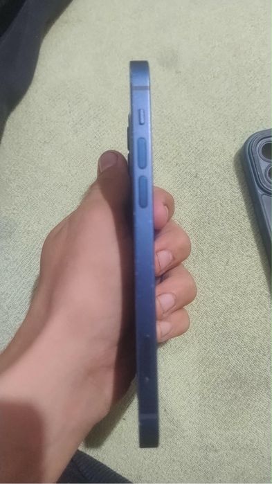 Iphone 12 niebiski
