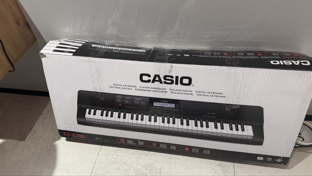 Синтезатор Casio CT-X700