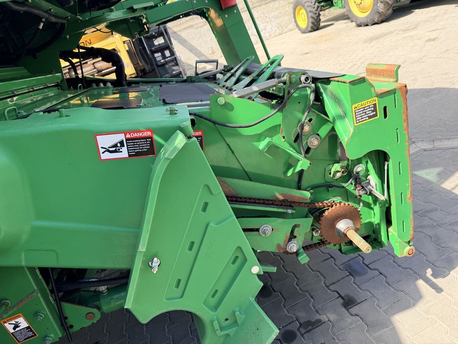John Deere s690 , комбайн