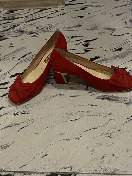 Туфлі червоні замшеві
