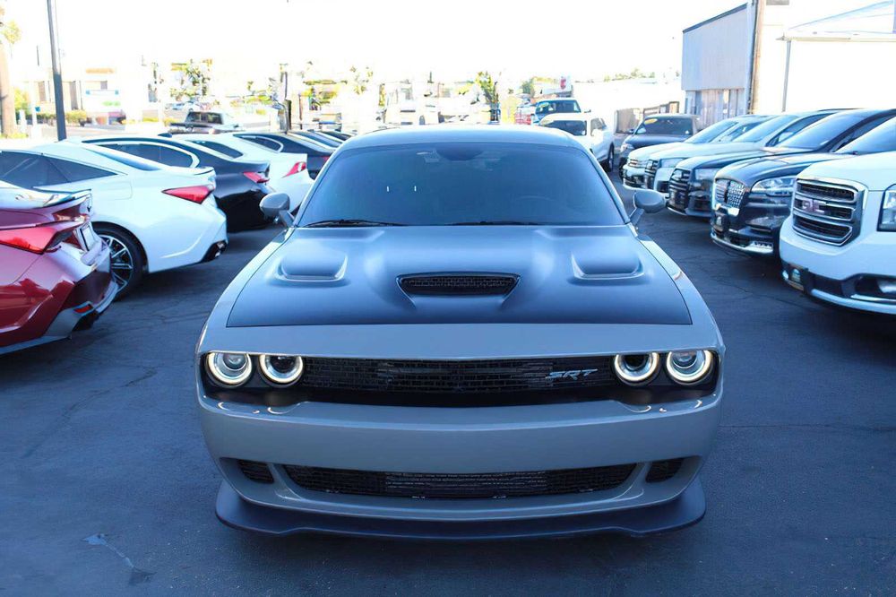 Dodge Challenger SRT Hellcat      2017