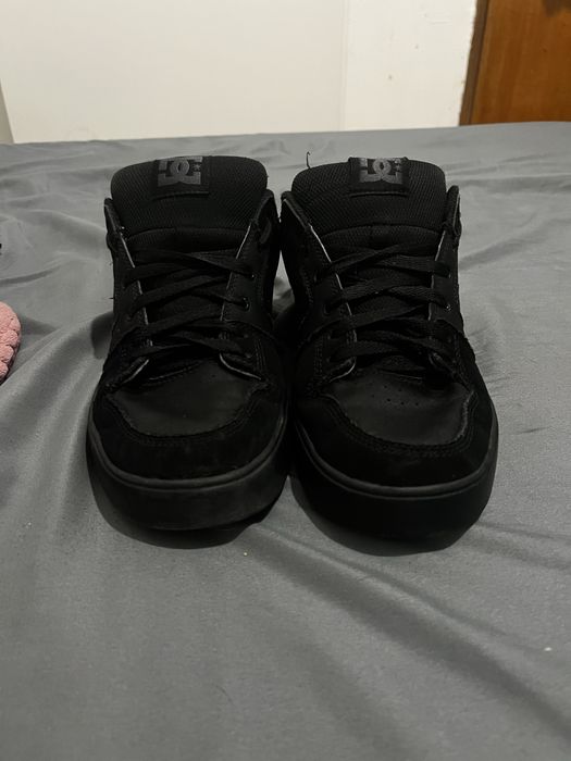 Tanis Dc shoes preto em otimo estado.