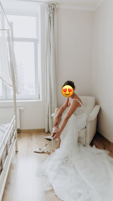 Продам весільну сукню