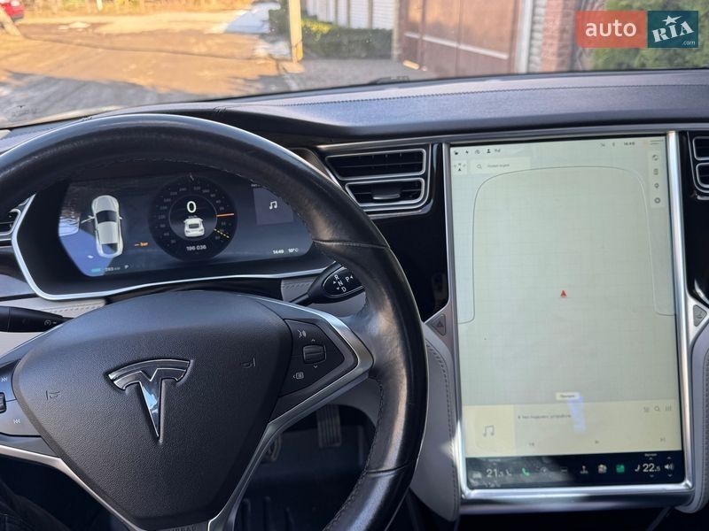 Tesla  Model  S 85