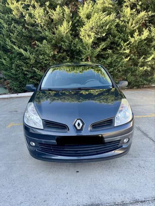 Renault Clio 2 lugares 4,5L/100