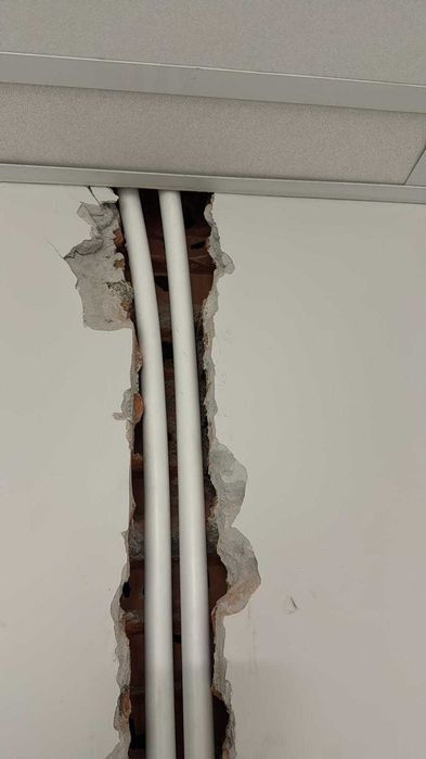 Serviços de Pedreiro, Canalização e Pinturas em geral,
