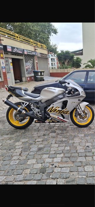 Kawasaki Zxr/ Zx-7 Possível troca / retoma carro /moto