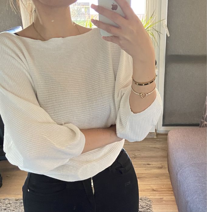 Sweter bialy nietoperz