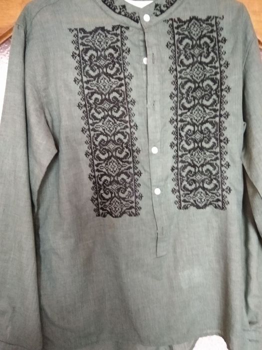 Чоловіча вишита сорочка