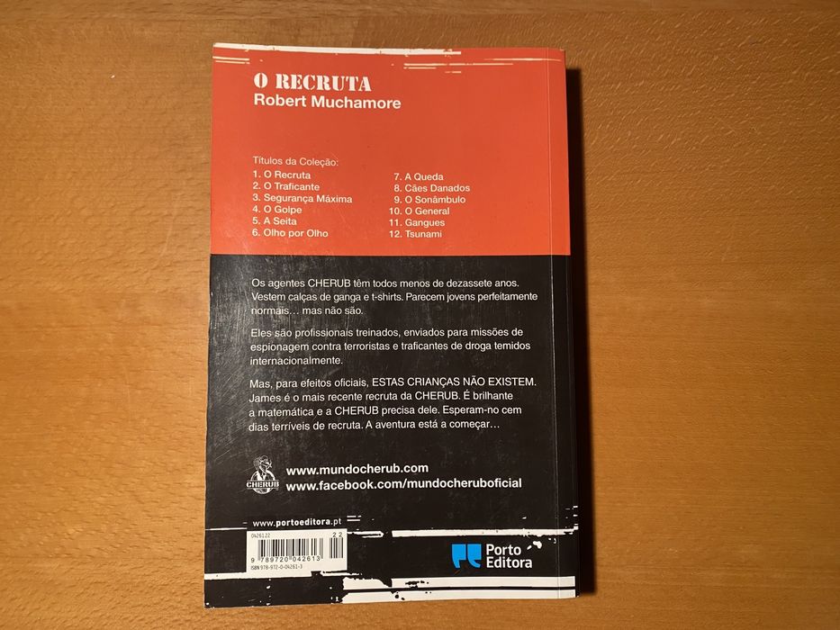 Livro O Recruta Robert Muchamore