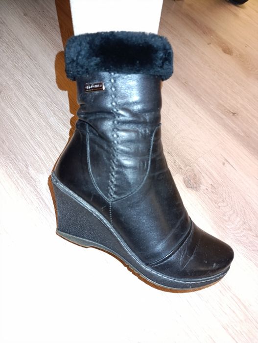Чоботи жіночі шкіряні, розмір 36