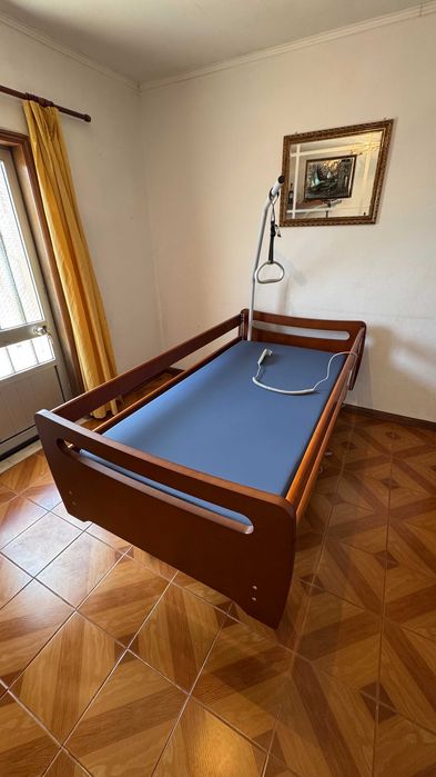 Cama Elétrica Articulada com Elevação + Colchão Anti-Escaras | Como Nova