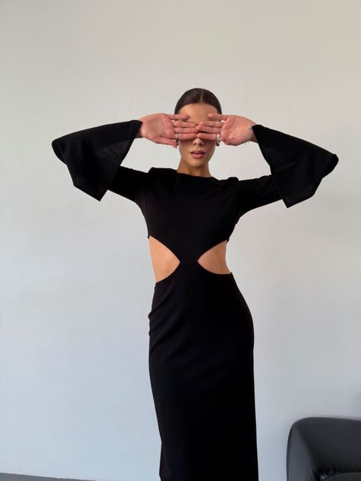 Червона,чорна сукня