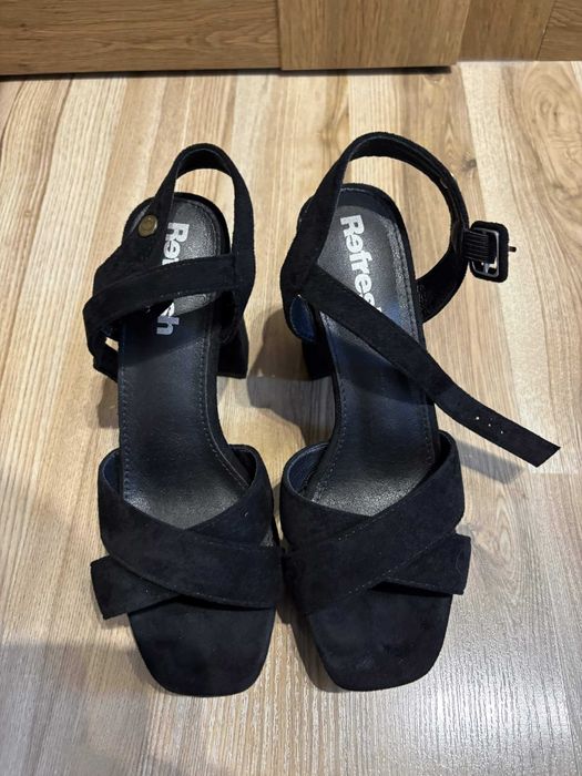 Czarne obcasy damskie 38