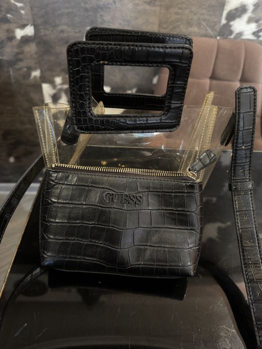 Сумка через плече Guess