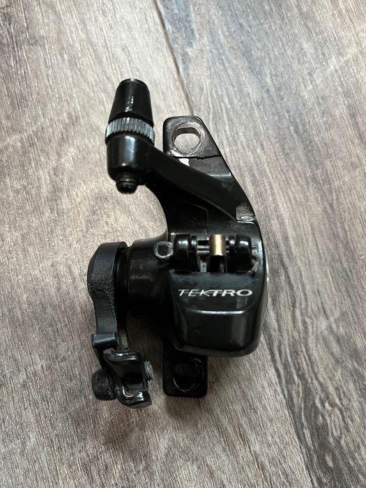 Zacisk hamulca Tektro mechaniczny