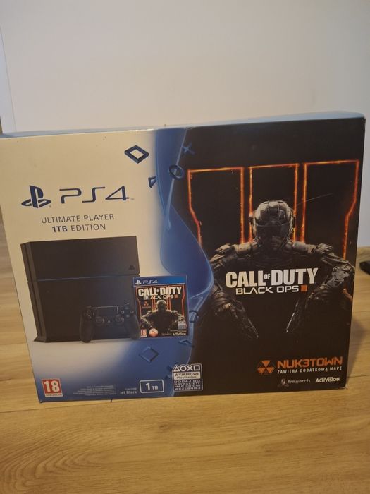 Ps4 1TB z orginalnym padem