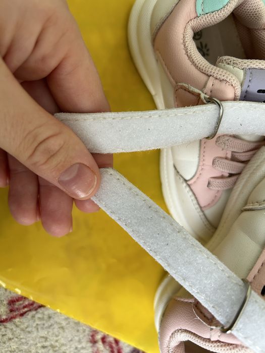 Дитячі кросівки для дівчинки 13.5 см