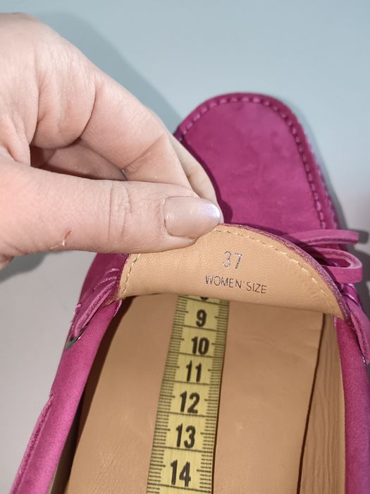 Różowe skórzane mokasyny