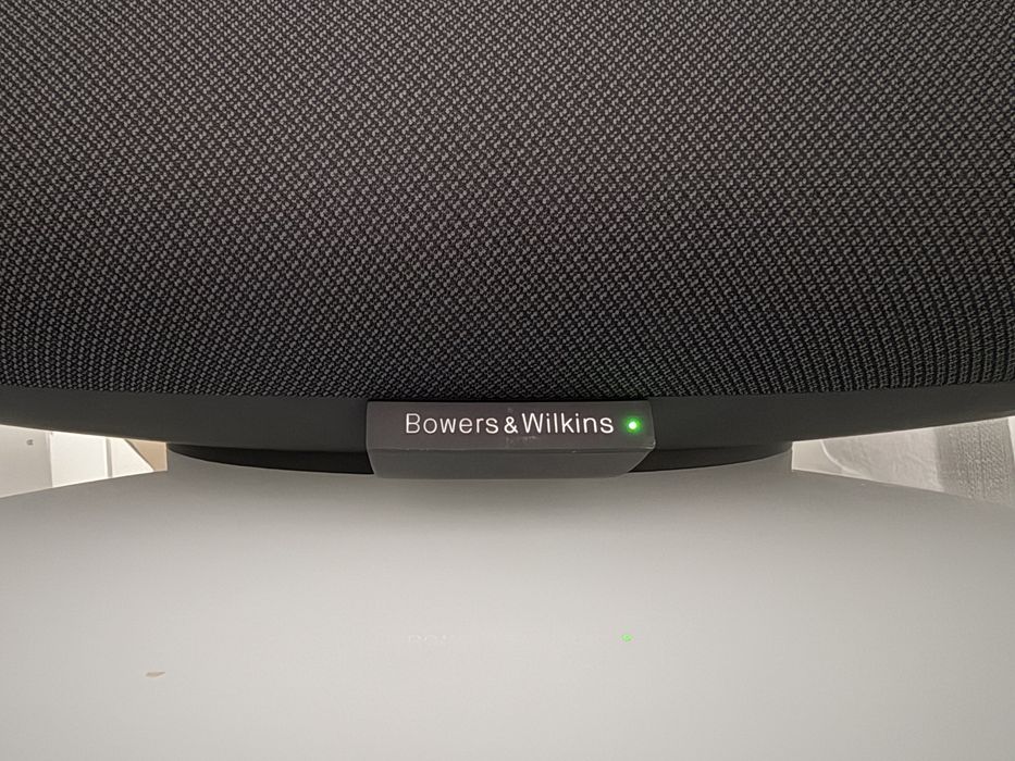 B&W Zeppelin Wireless