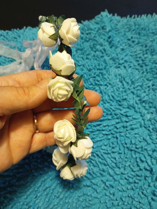 Coroa de flores para cabelo
