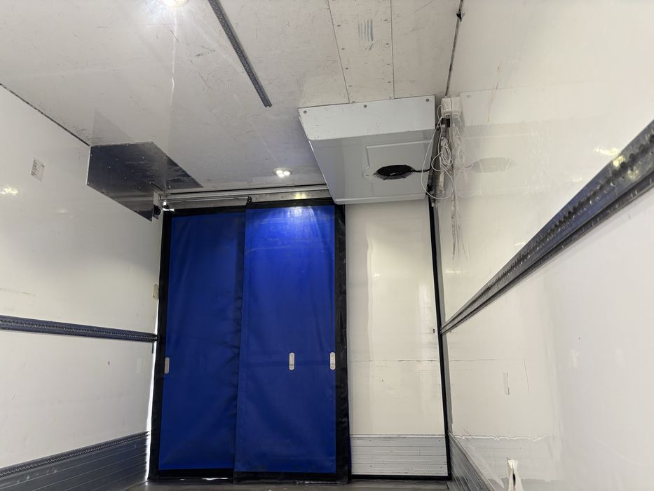 Iveco daily 70C18 chłodnia izoterma winda