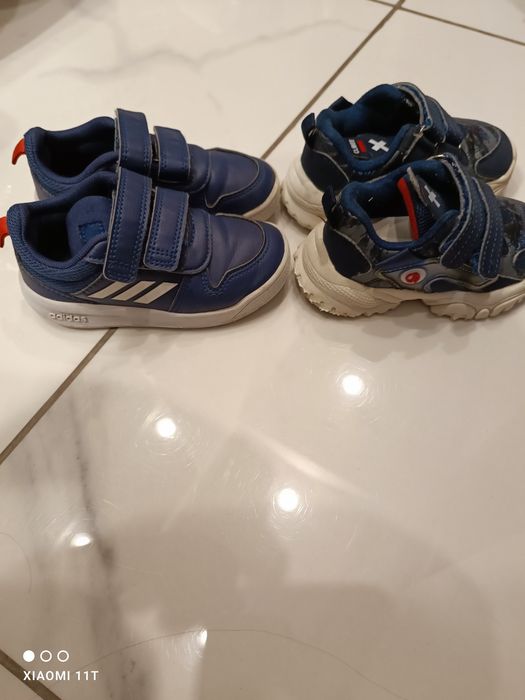 Adidasy dziecięce  cena za 2 pary rozmiar 20/22.5