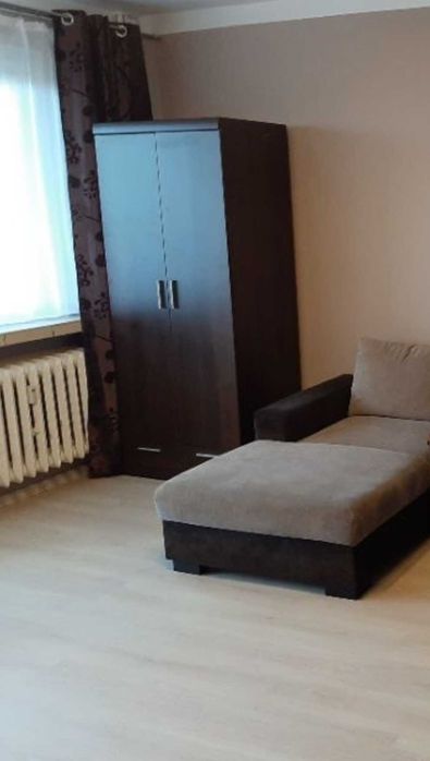 Пол дома 2 комнаты, гараж, участок.