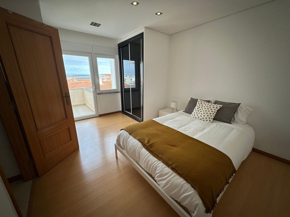 Alugo quartos em apartamento perto ULO peniche