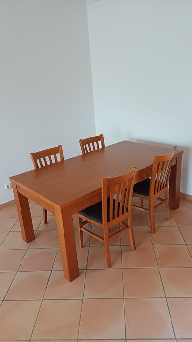 Mesa sala cerejeira 1.60 e 4 cadeiras