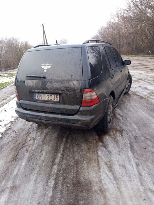 Мерседес на повному ходу