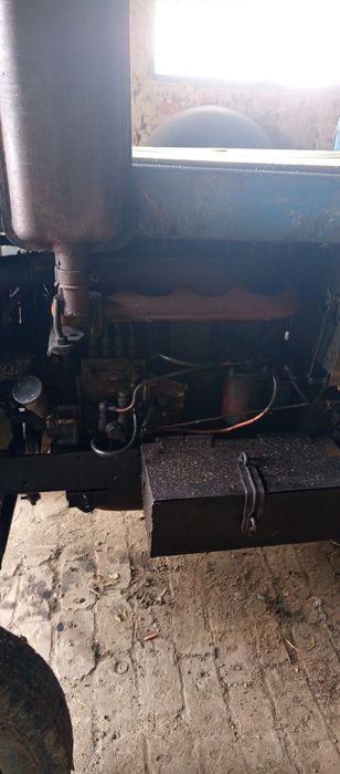 Продам два трактори