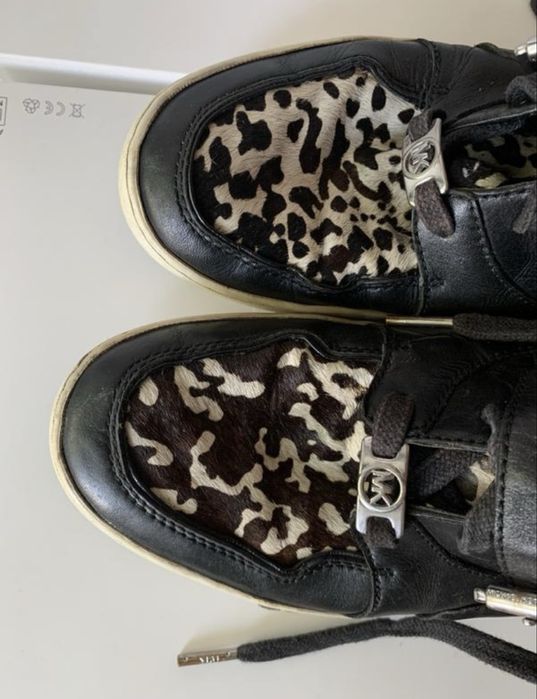 Трендові кросівки michael kors