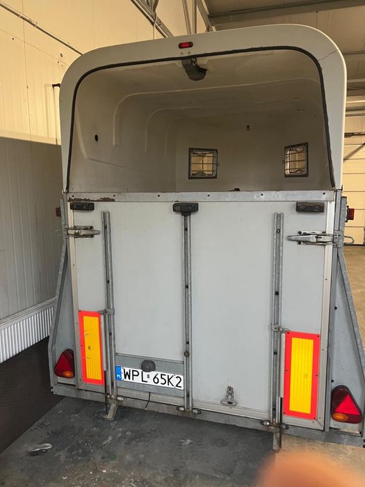 Przyczepa Brenderup do przewozu koni DMC 2400