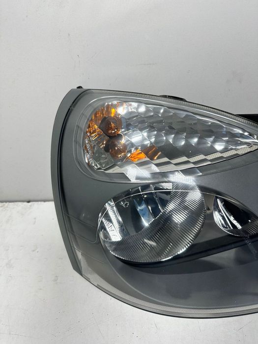 Lampa przód Renault Clio 2 01-05 lift prawa + lewa  Europa wysyłka